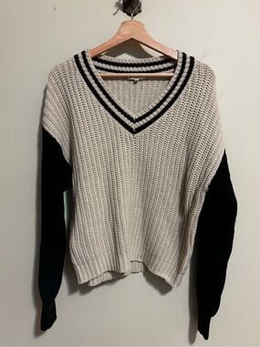 Z Supply Classic V-Neck Contrast Sleeve Sweater - Cream & Black